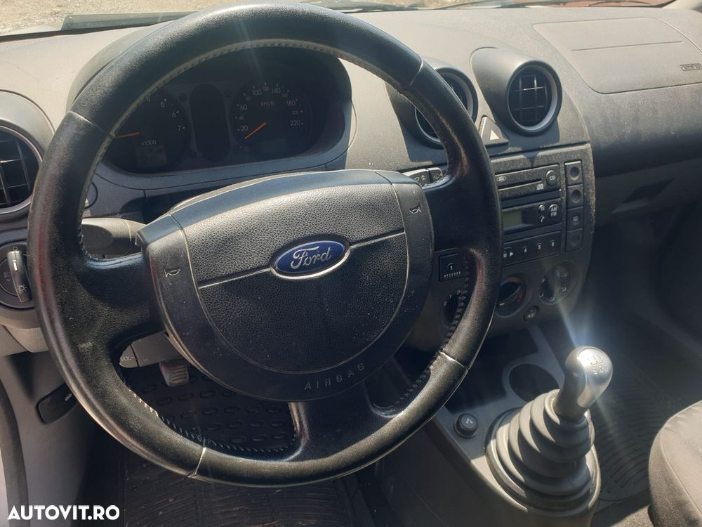 Ford Fiesta 1.4 Trend - 19