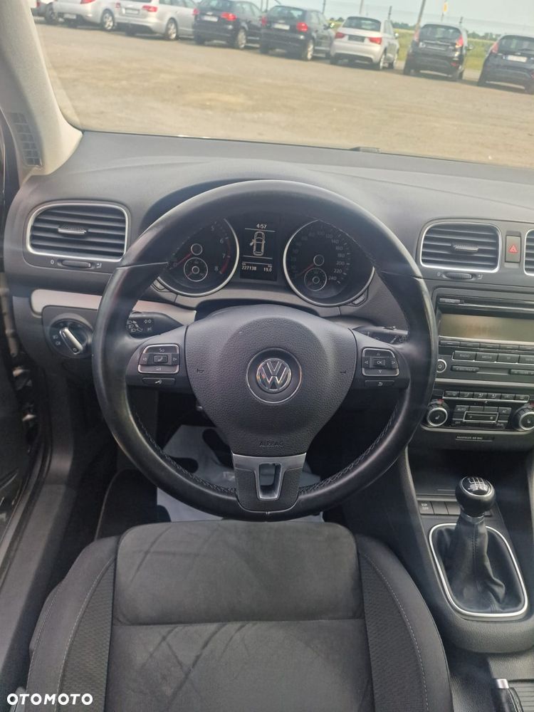 Volkswagen Golf - 6