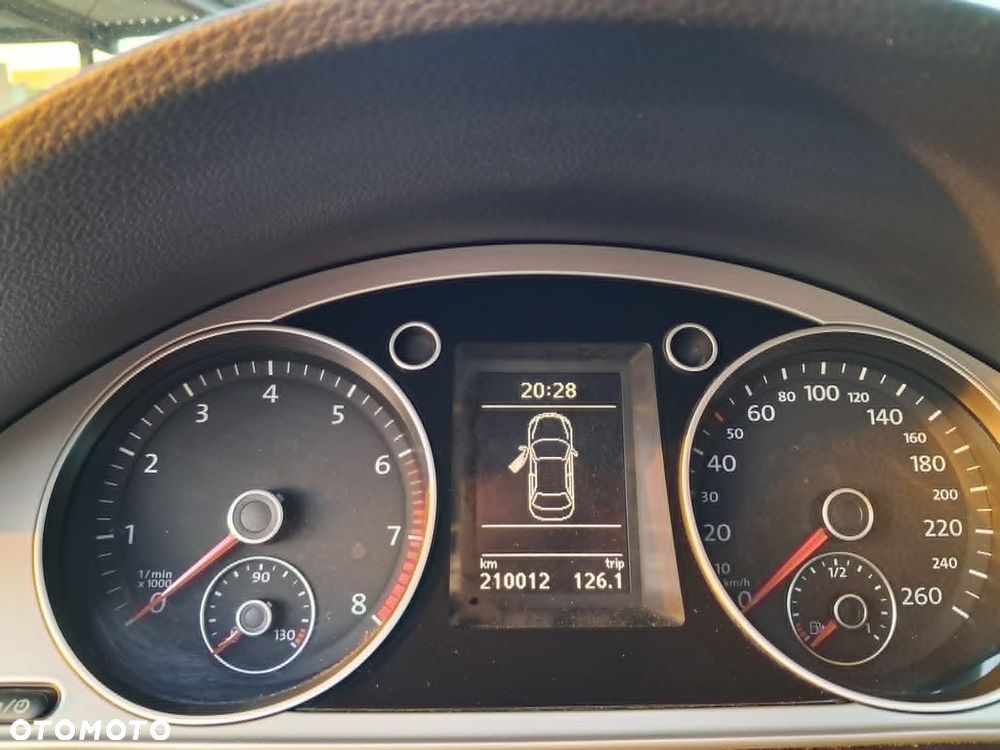 Volkswagen Passat 1.4 TSI BMT Comfortline - 13
