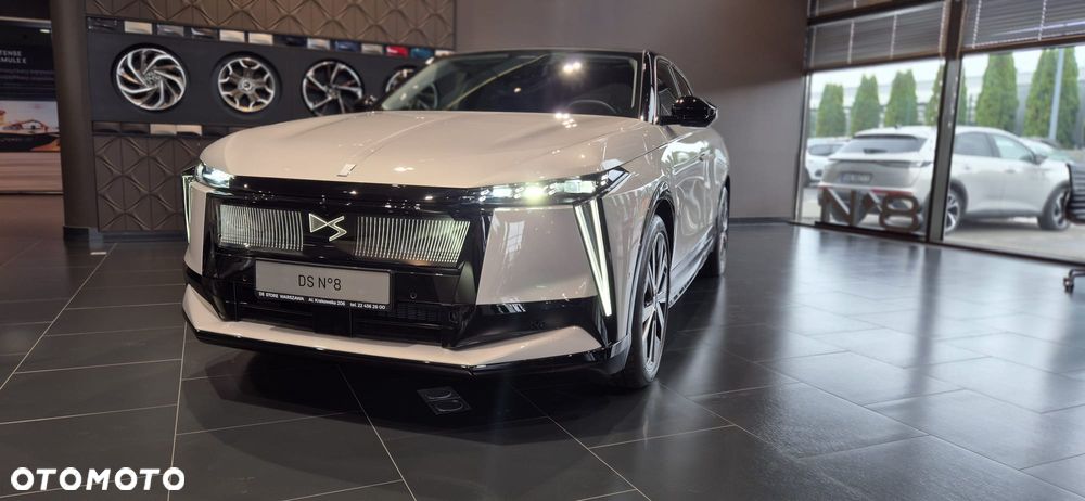 DS Automobiles N°8 - 2