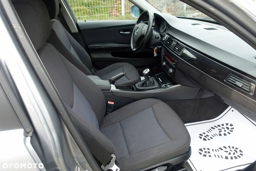 BMW Seria 3 - 12