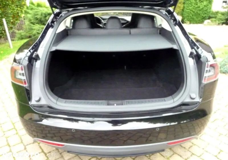 Tesla Model S 70 D - 8