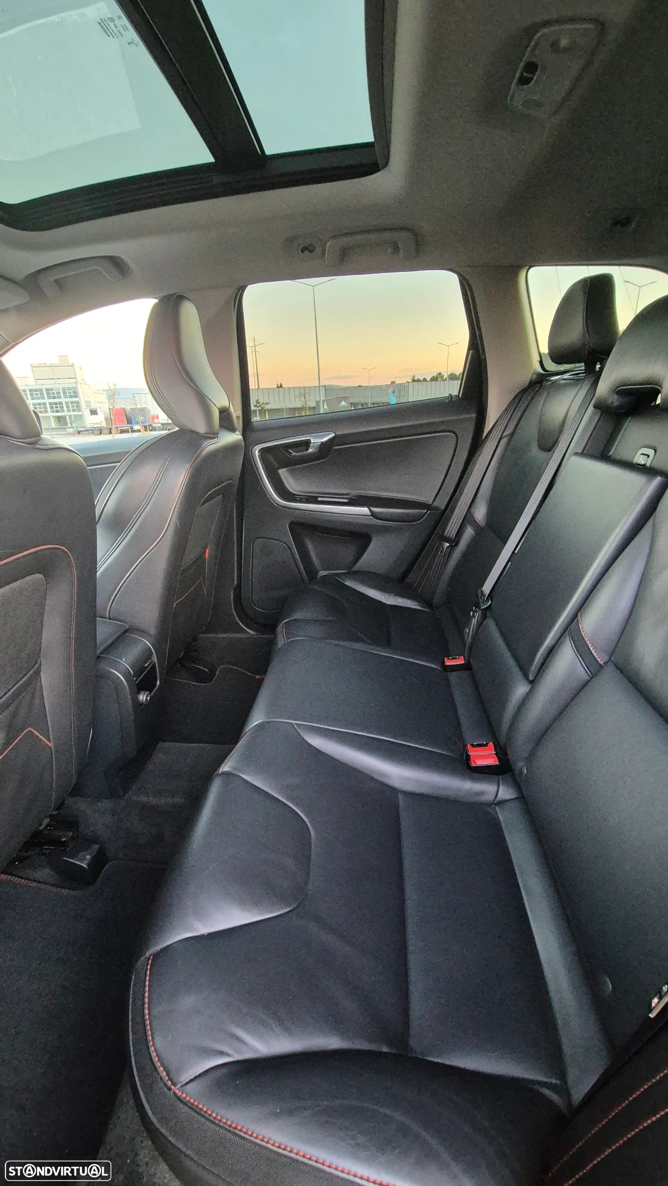 Volvo XC 60 2.0 D4 VOR - 14
