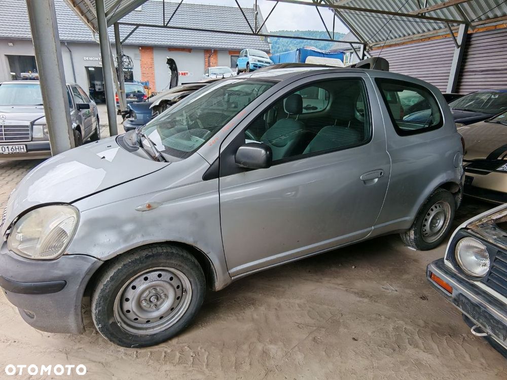 Drzwi prawe lewe Toyota Yaris I 3D - 7