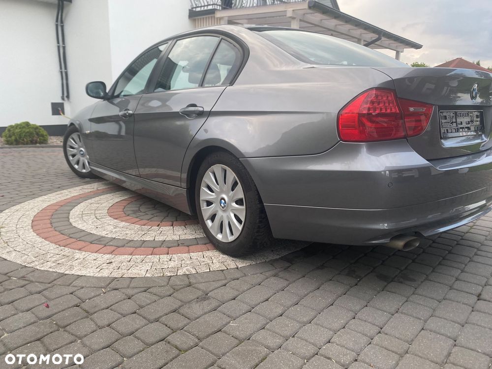 BMW Seria 3 318d Sport Line - 13