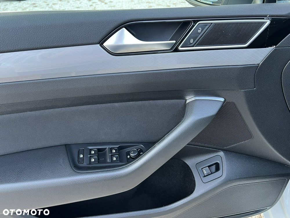 Volkswagen Passat 2.0 TDI EVO Business DSG - 19