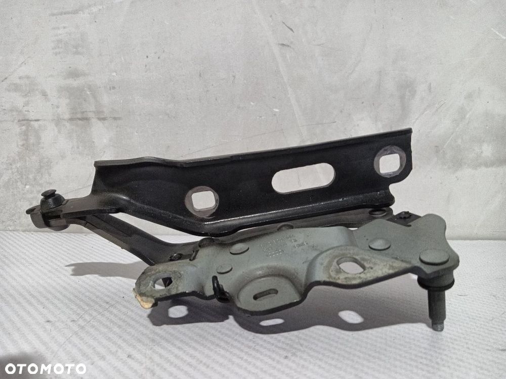 ZAWIAS MASKI PRAWY AUDI A3 8V 8V0823302 - 6