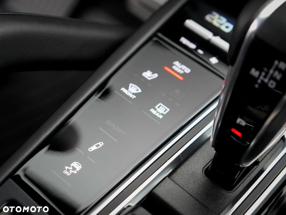 Porsche Cayenne Coupe GTS - 23