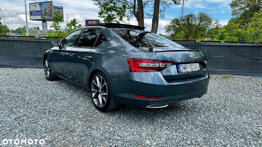 Skoda Superb 2.0 TSI DSG SportLine - 8