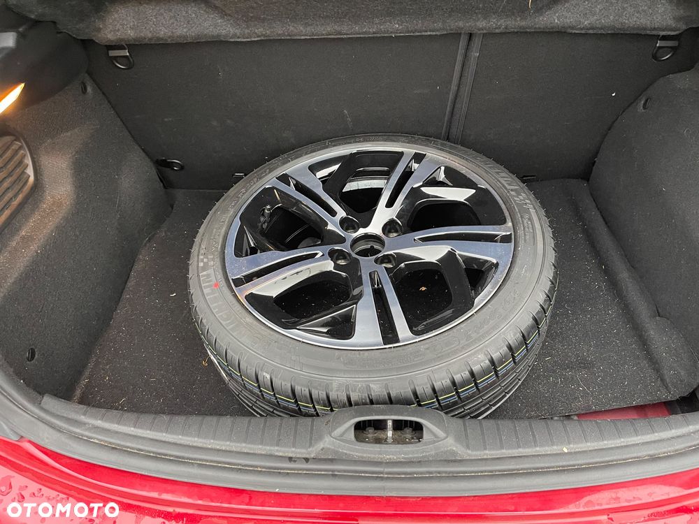 Peugeot 208 THP STOP & START GTi - 13