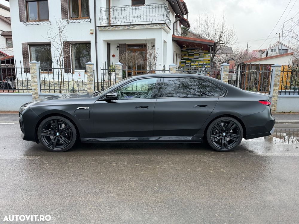 BMW M7 M760e xDrive - 11