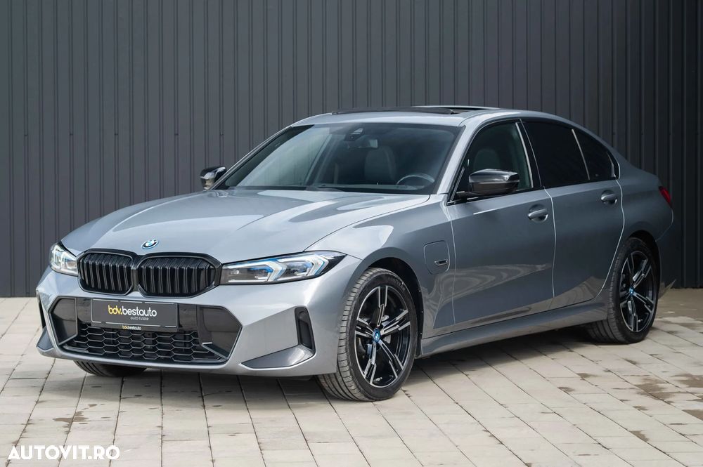 BMW Seria 3 330e Aut. M Sport - 40
