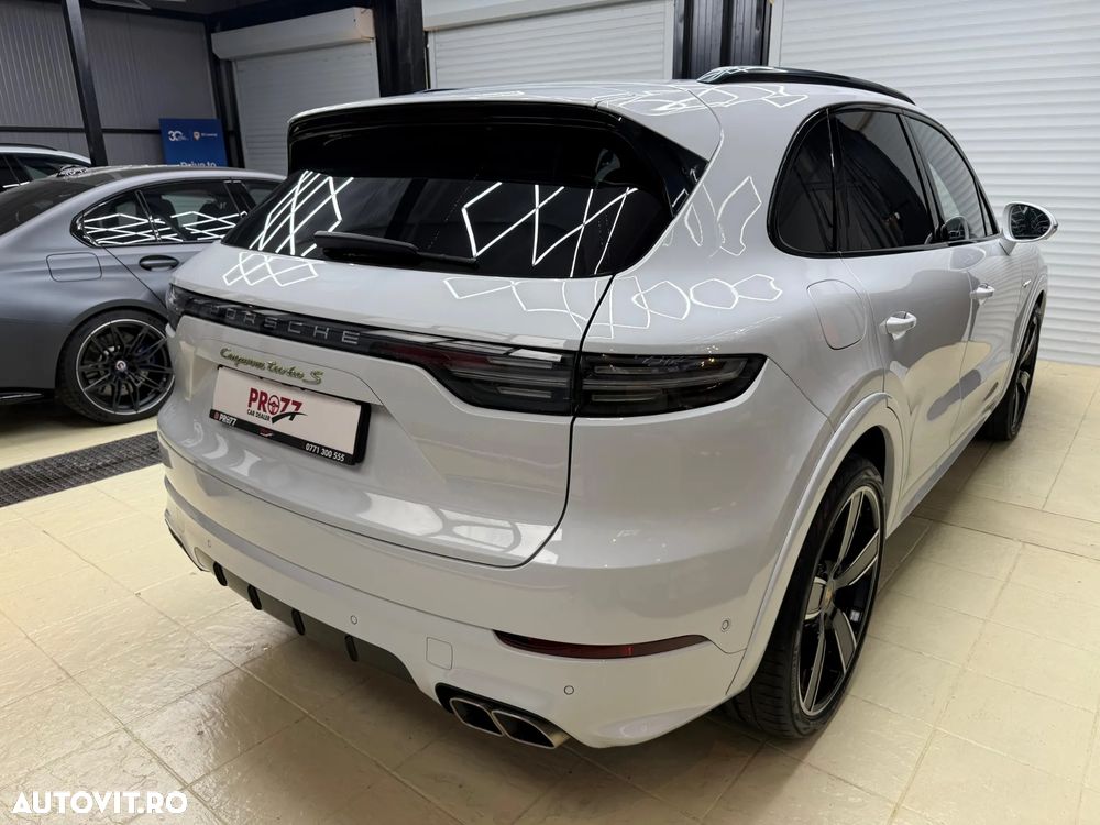 Porsche Cayenne Turbo S E-Hybrid Tiptronic S - 6
