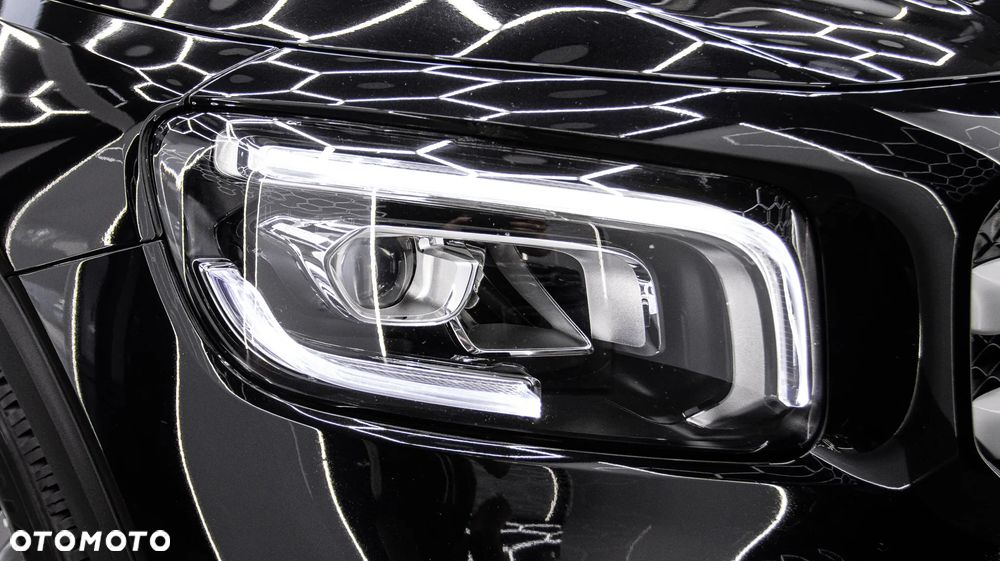 Mercedes-Benz GLB 200 7G-DCT - 11