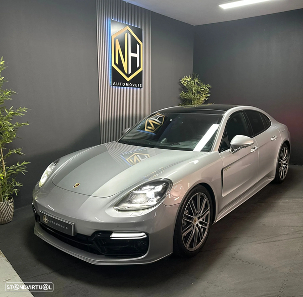 Porsche Panamera 4 E-Hybrid Platinum Edition com PDLS
