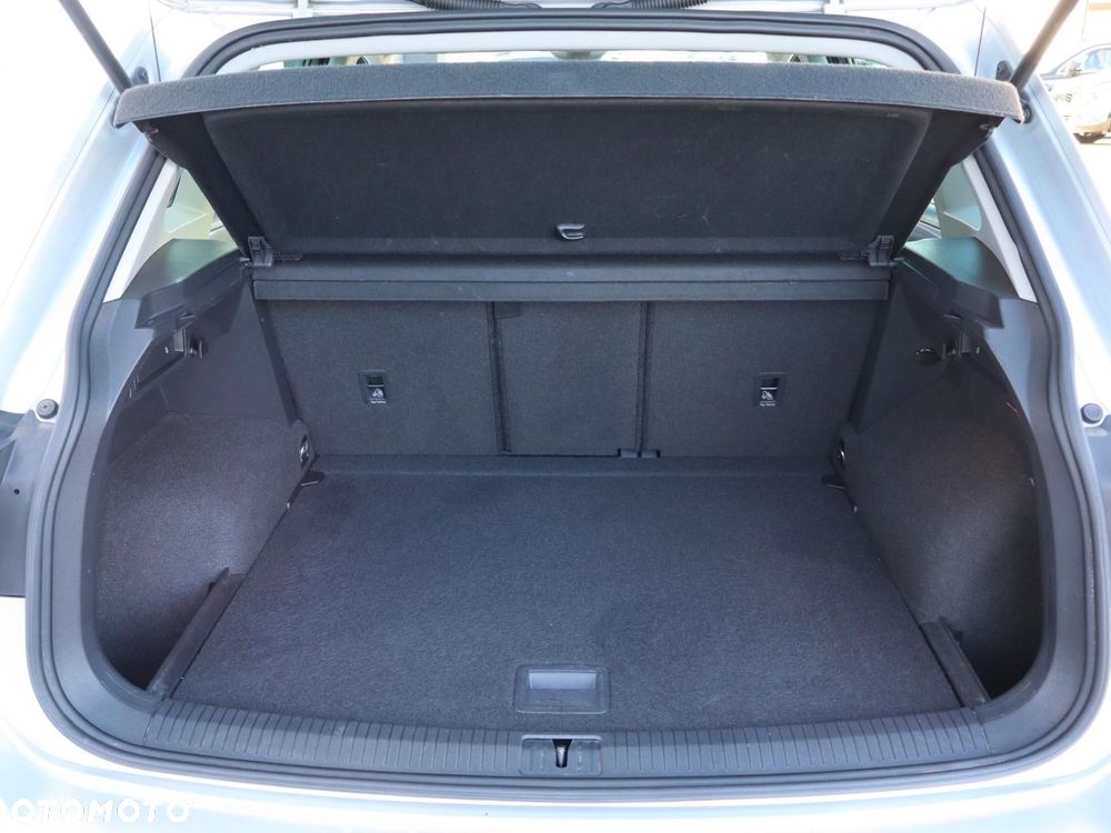 Volkswagen Tiguan - 5