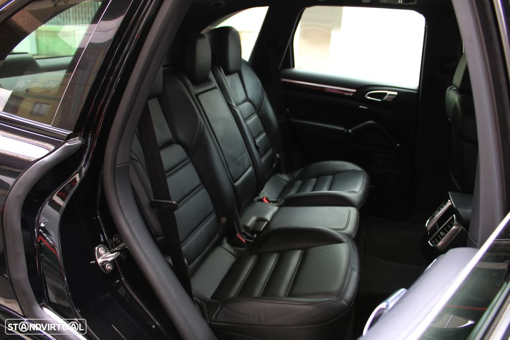 Porsche Cayenne Platinum Edition - 28