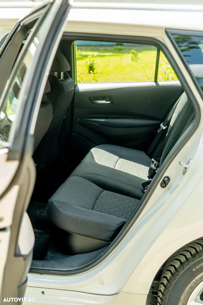 Toyota Corolla - 30