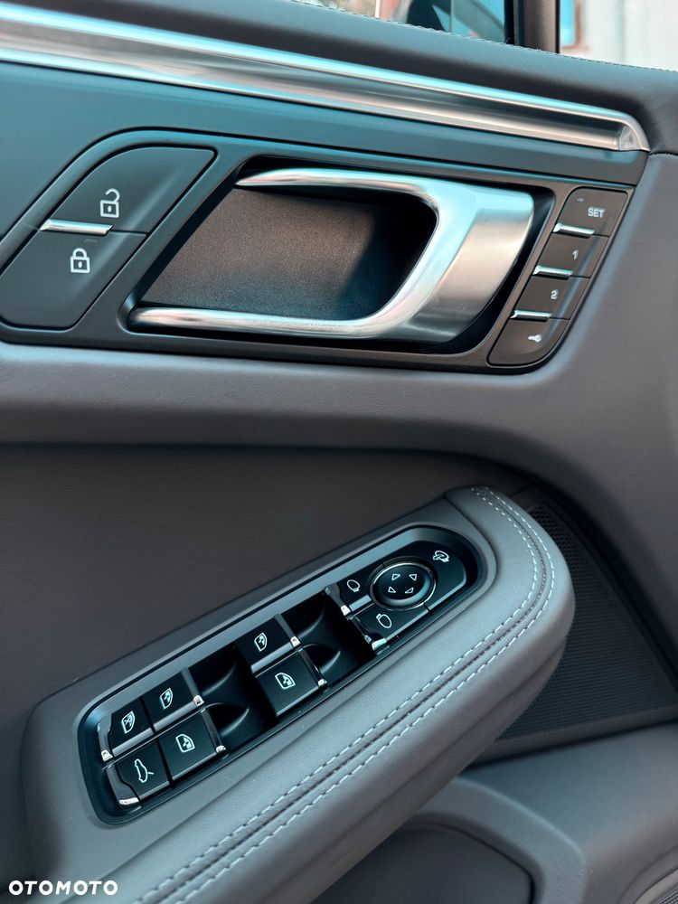 Porsche Macan T - 14