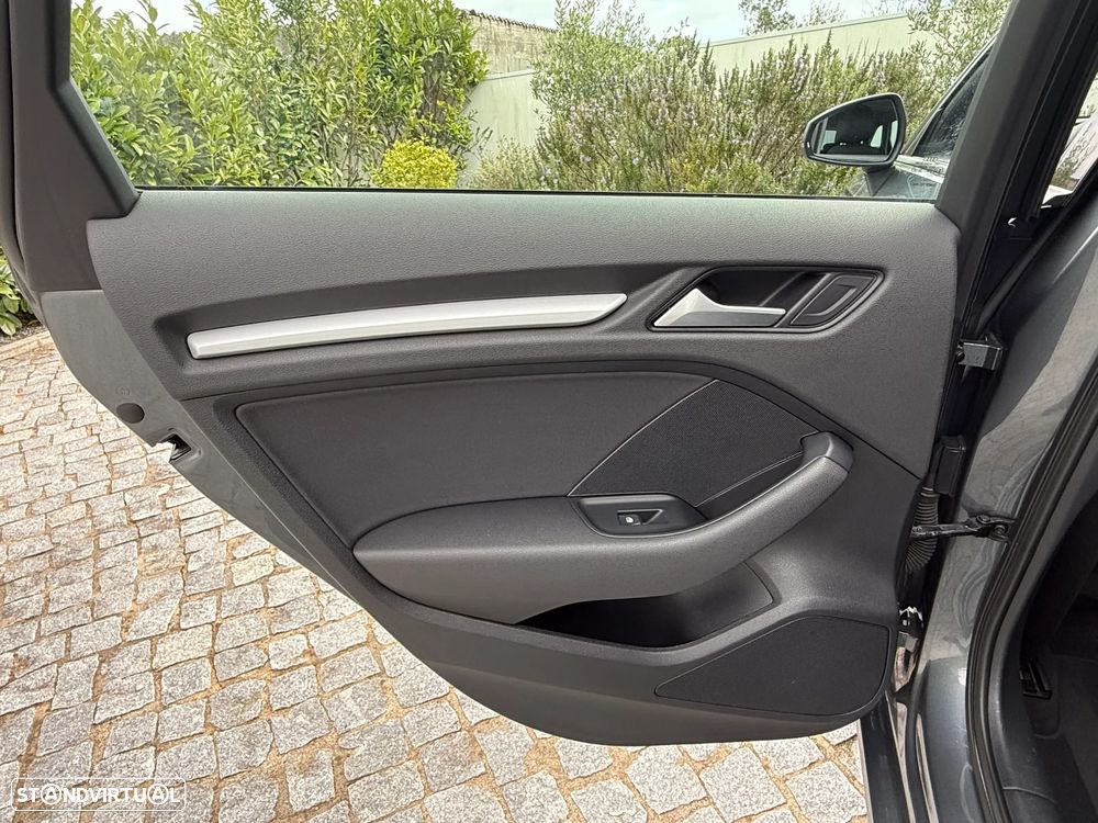 Audi A3 Sportback 1.6 TDI Advance - 32