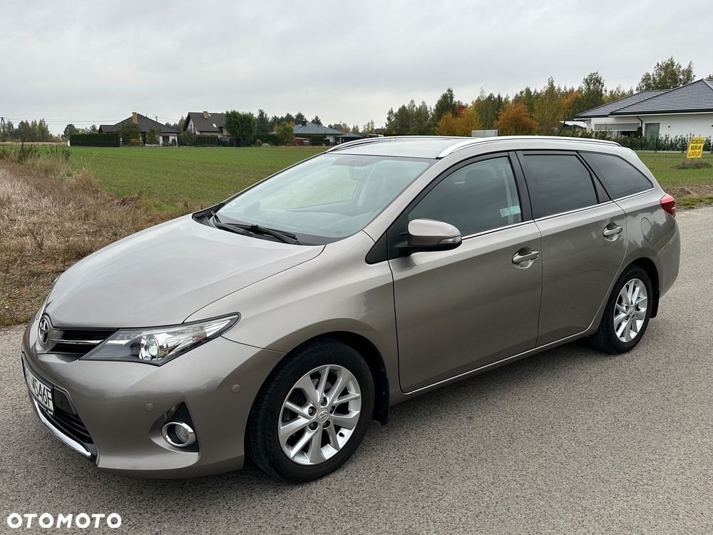 Toyota Auris 2013 photo 3