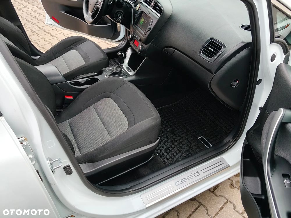 Kia Ceed 1.6 CRDi M DCT - 13