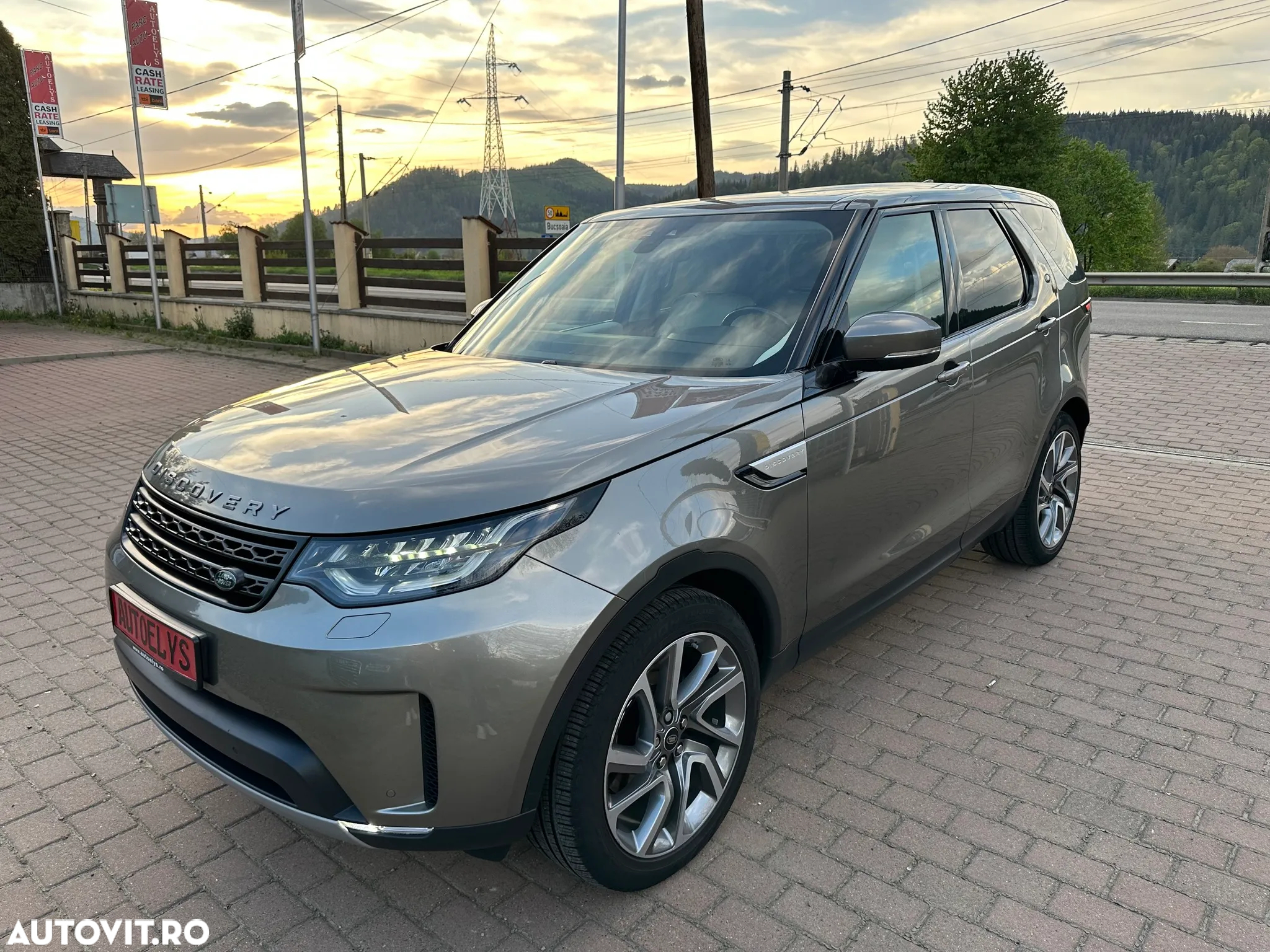 Land Rover Discovery 3.0 L TD6 HSE Luxury - 5