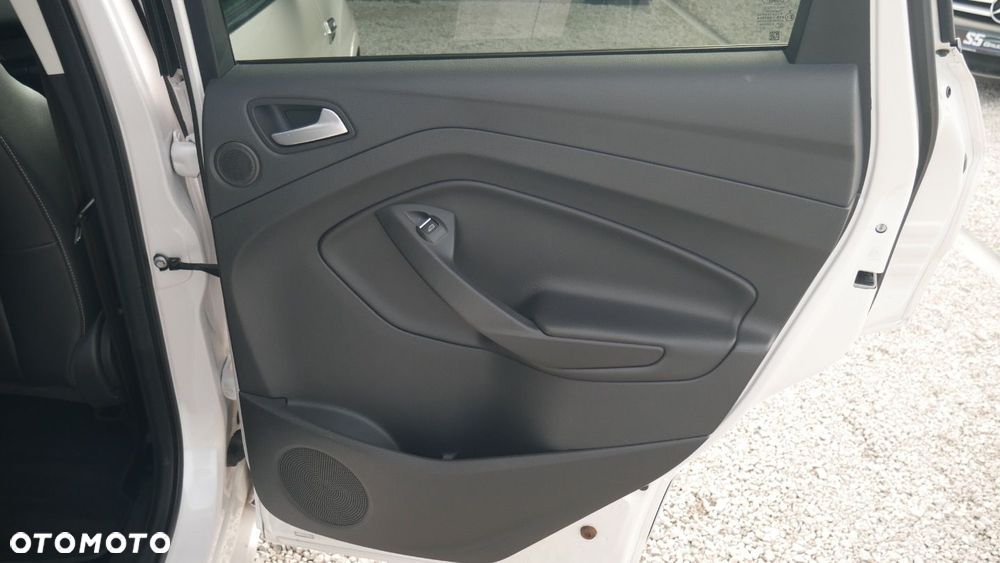 Ford Kuga - 24