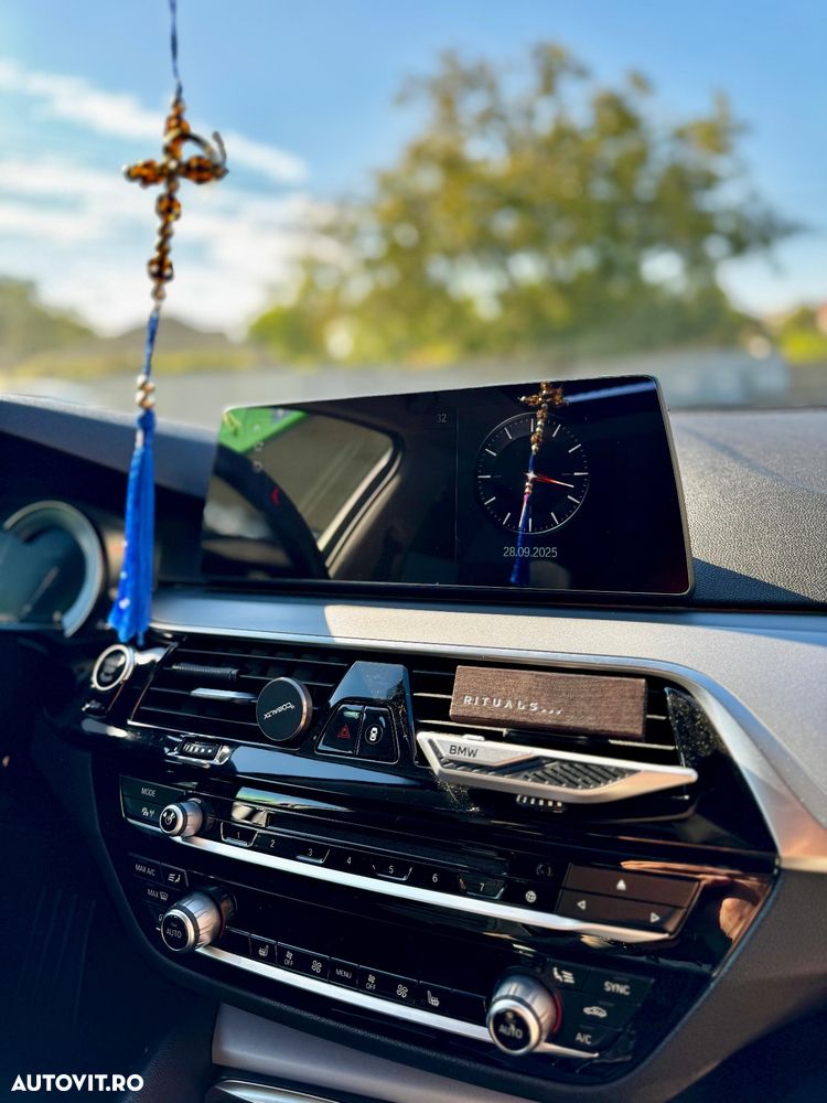 BMW Seria 5 520d Touring Aut. Sport Line - 14