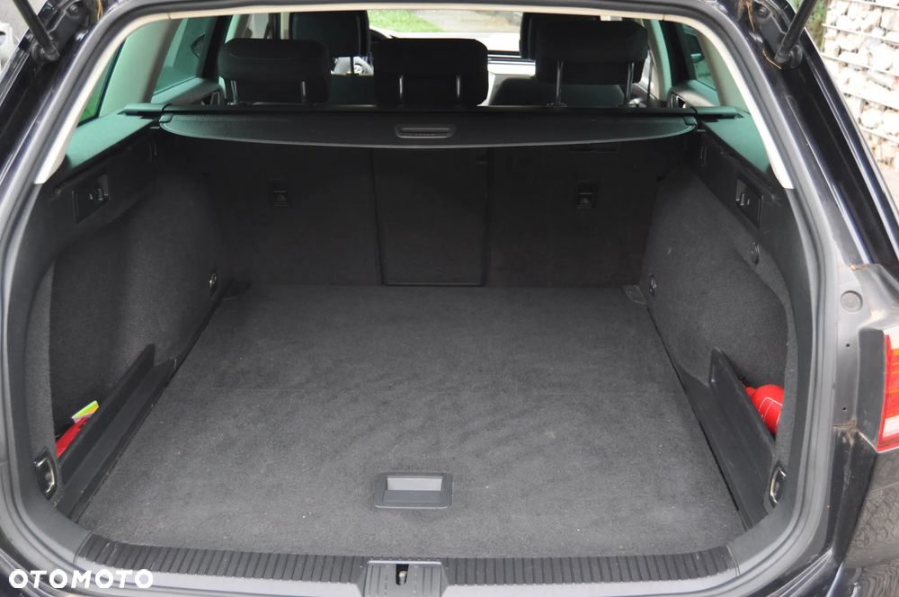 Volkswagen Passat - 11