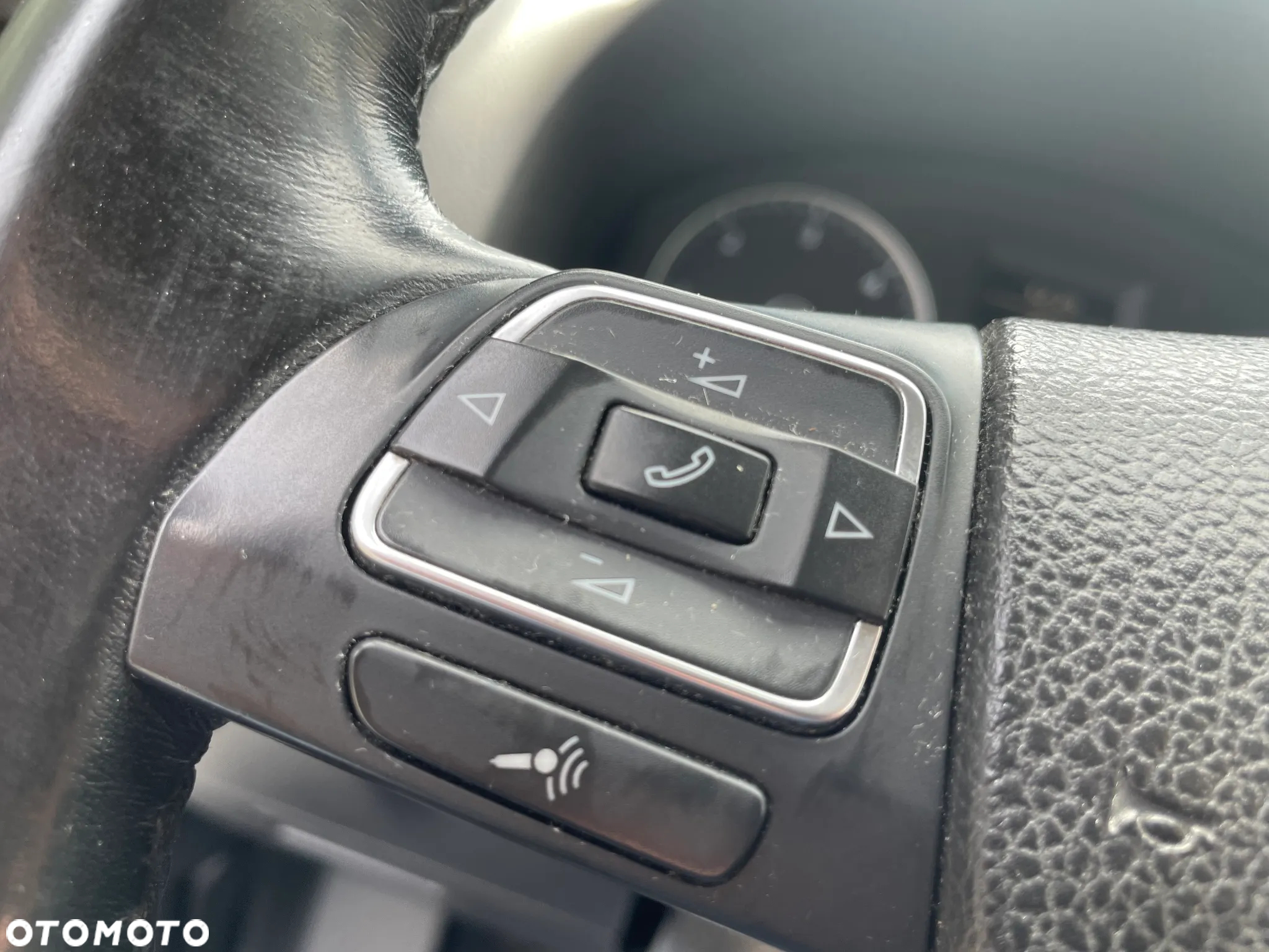 Volkswagen Golf Plus 1.6 TDI DPF Highline - 19