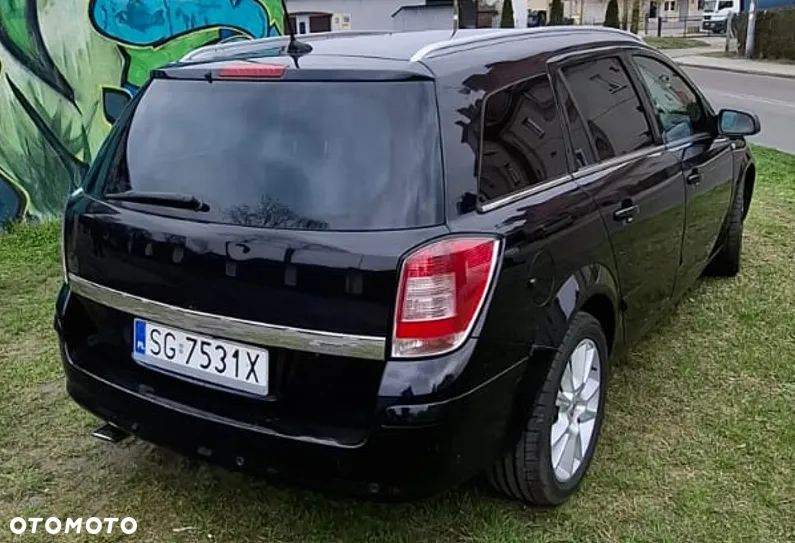 Opel Astra 1.6 Turbo Cosmo - 3