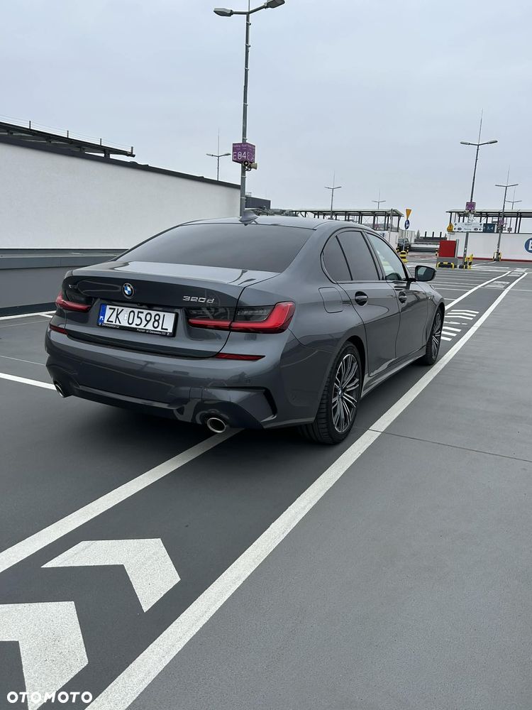 BMW Seria 3 320d M Sport - 6
