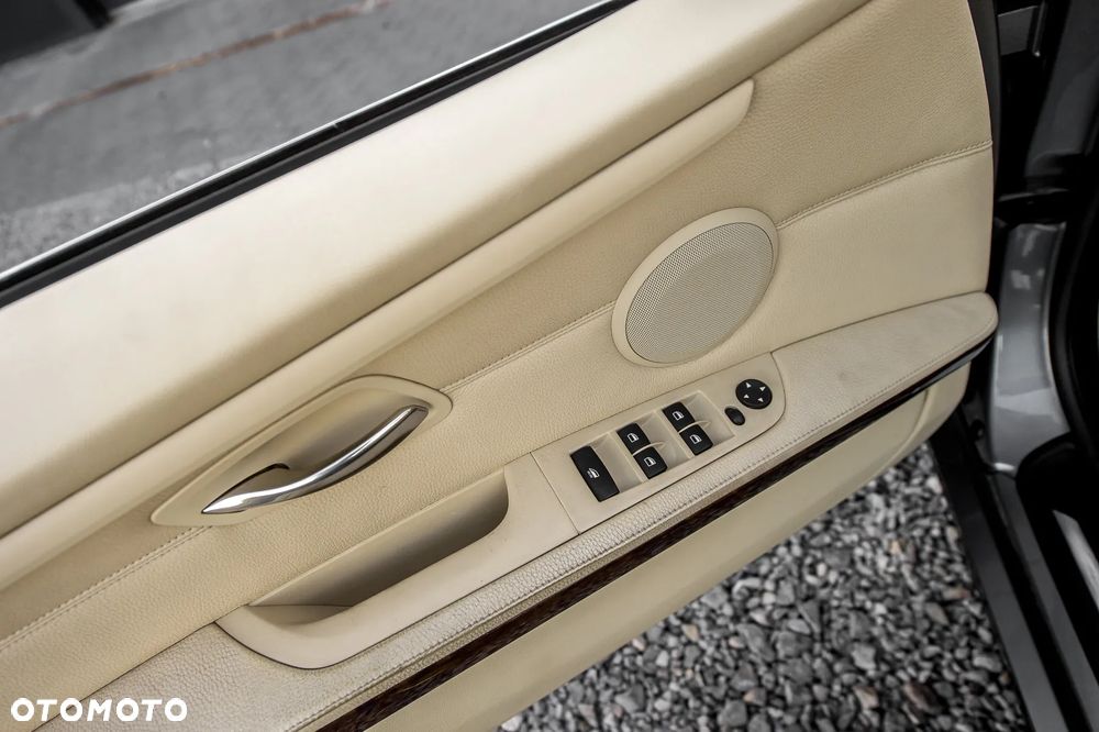 BMW Seria 3 325i Cabrio Edition Exclusive - 31