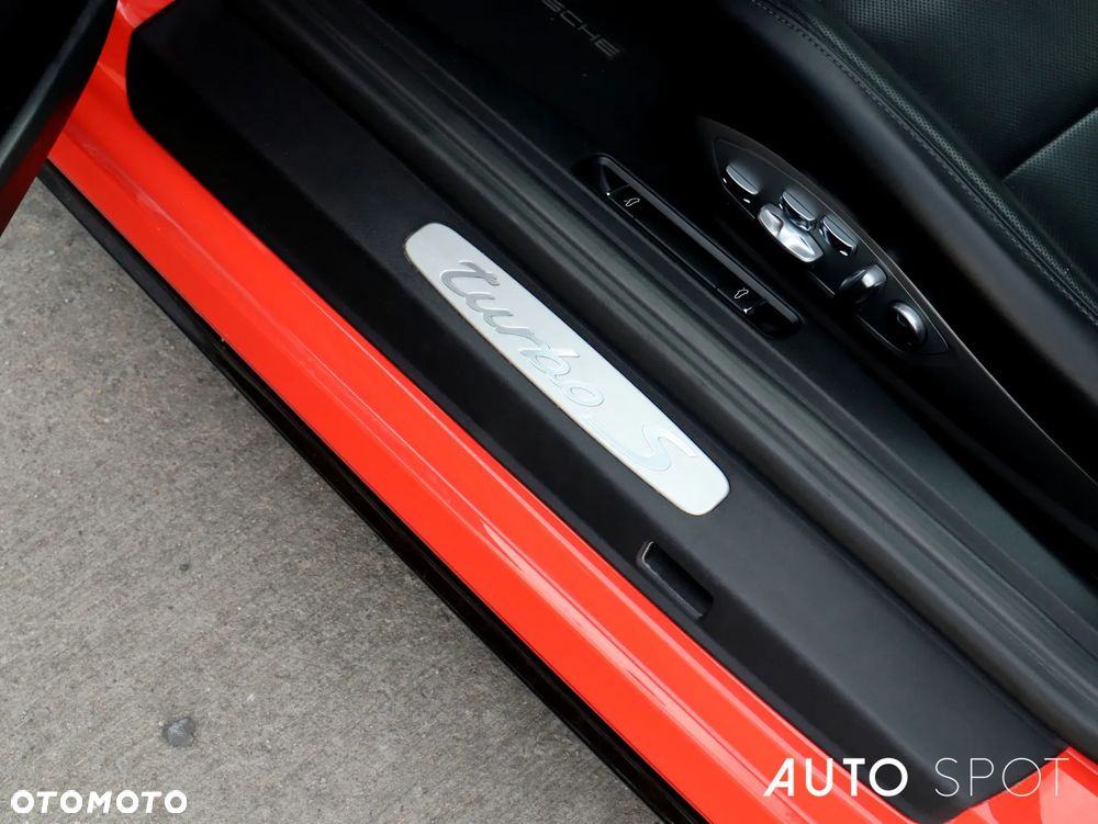 Porsche 911 Turbo S - 21