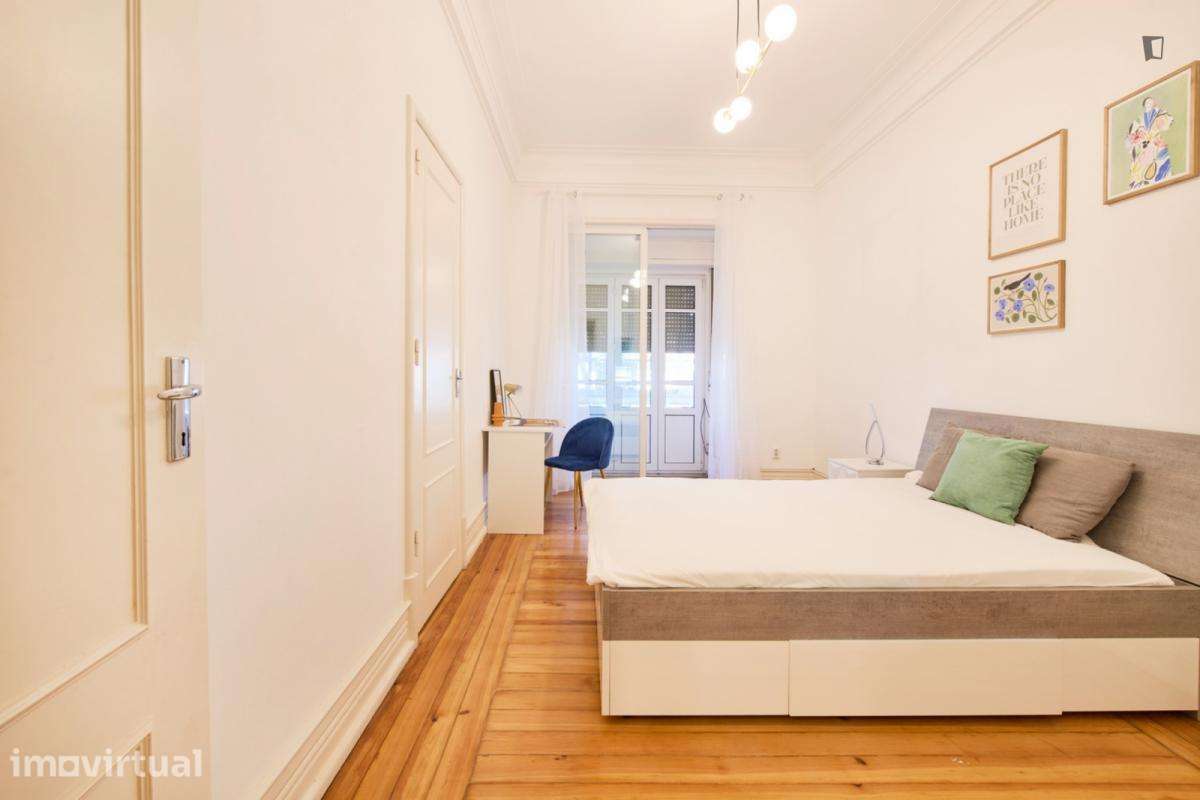 Quarto - localizado em Rato Lisbon - Grande imagem: 3/37