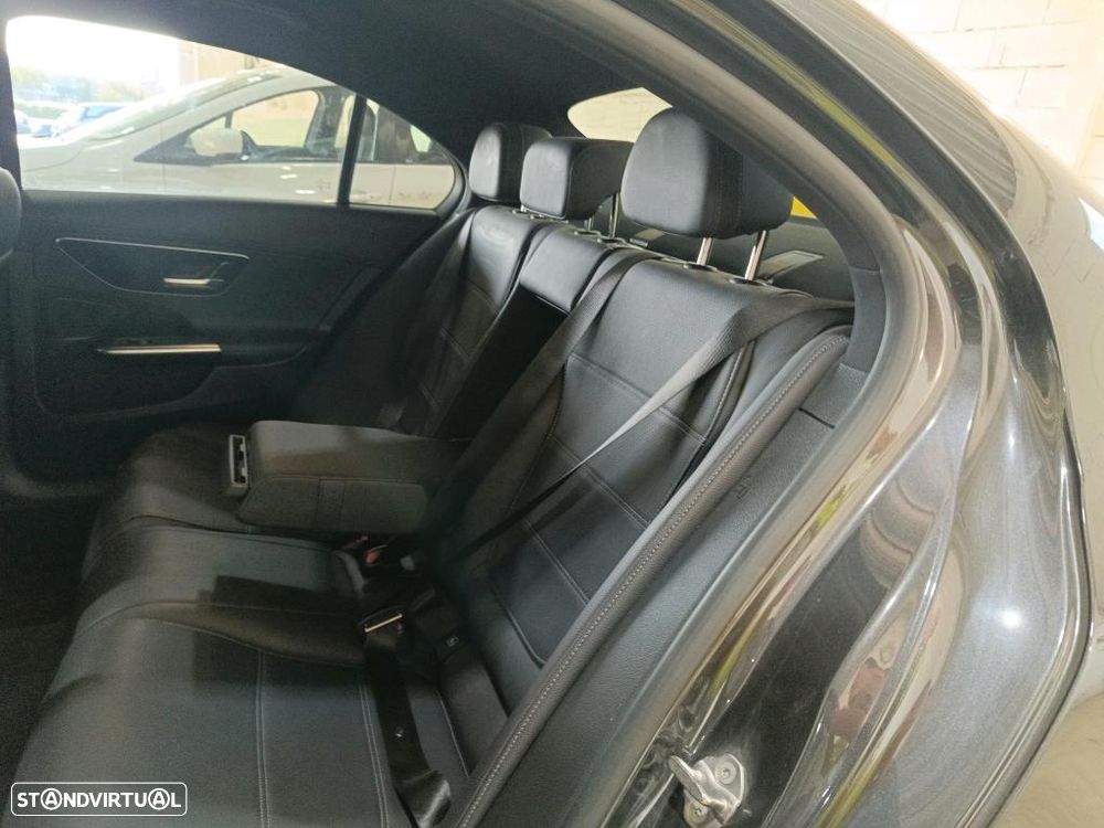 Mercedes-Benz C 300 AMG Line - 9