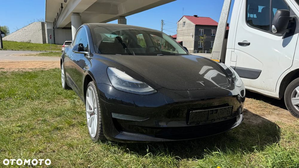 Tesla Model 3 Langstreckenbatterie Allradantrieb Dual Motor Performance - 2