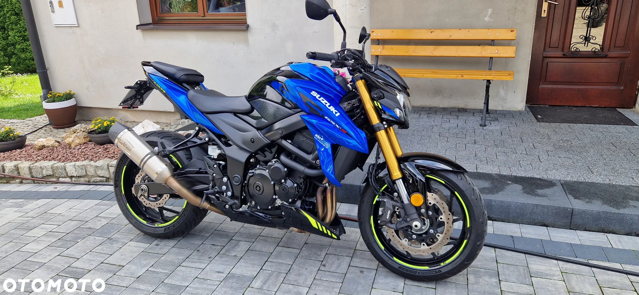 Suzuki GSX - 2