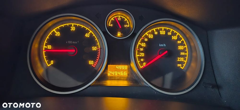 Opel Astra III 1.9 CDTI Essentia - 4