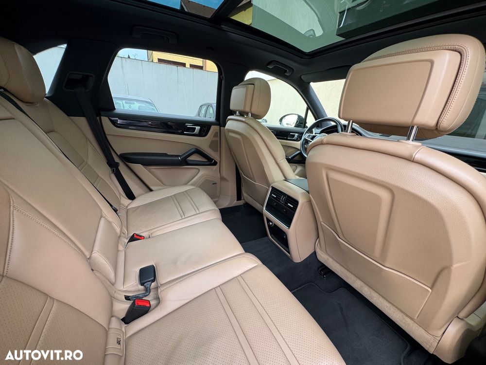 Porsche Cayenne S - 21