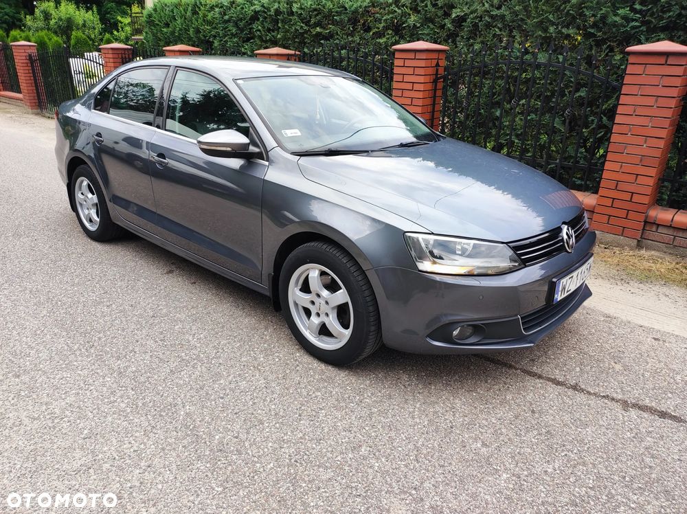 Volkswagen Jetta 2.0 TDI Highline DSG - 1