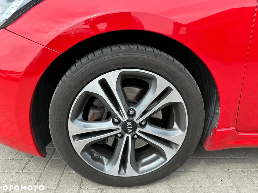 Kia Ceed - 32
