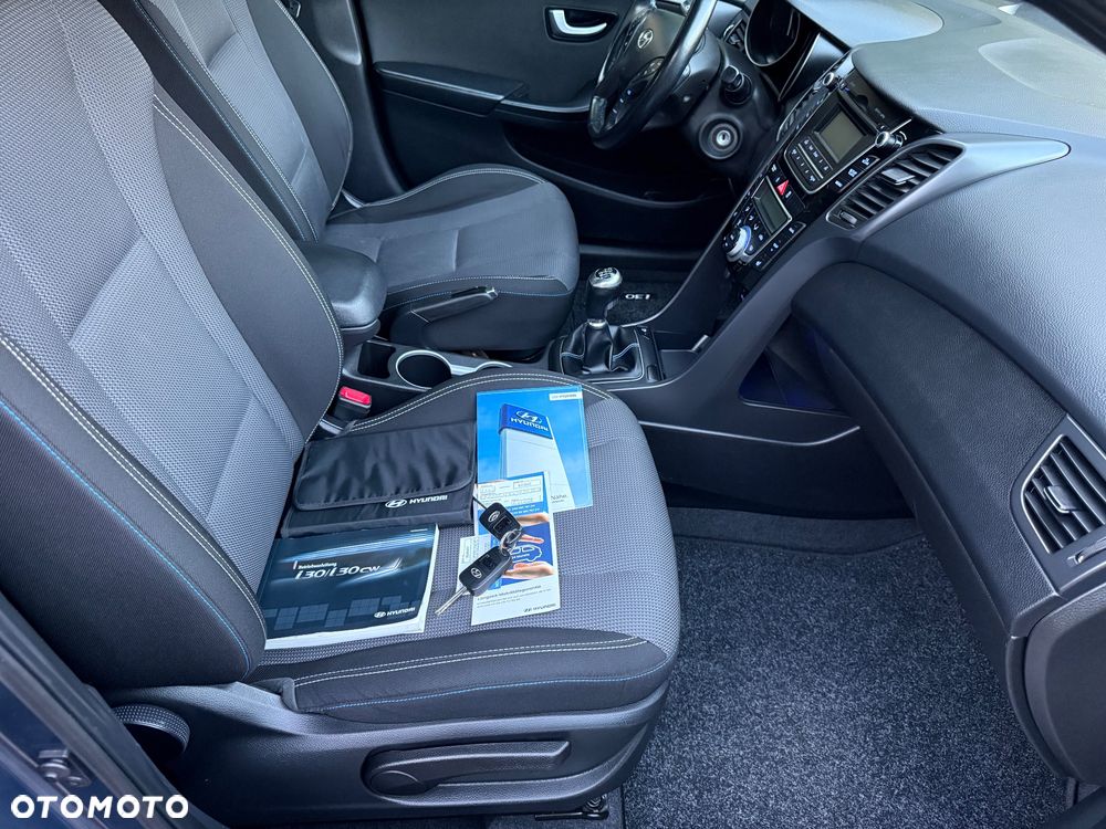 Hyundai i30 i30cw 1.6 Fifa World Cup Edition - 8