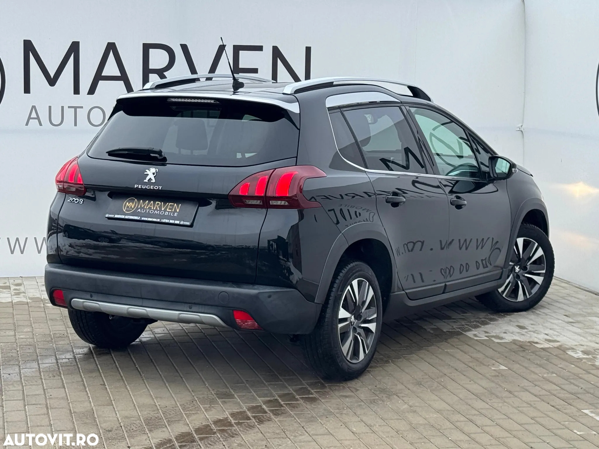 Peugeot 2008 1.2 PureTech Turbo EAT6 S&S Allure - 4
