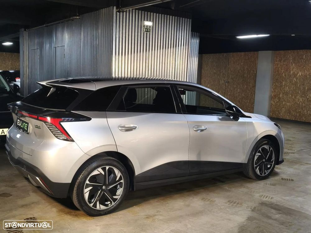 MG MG4 64 kWh Luxury - 11
