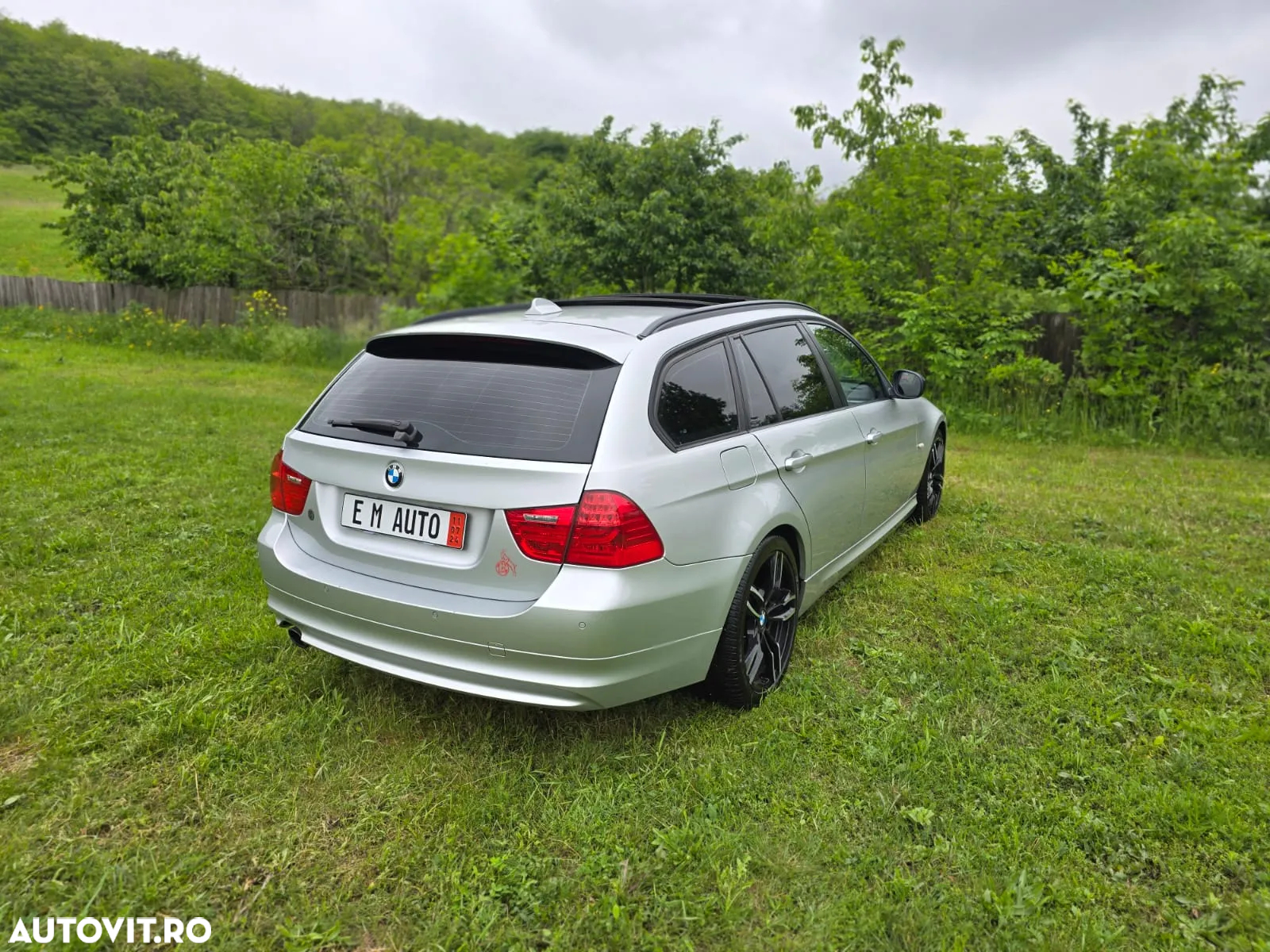 BMW Seria 3 320d DPF Touring Aut. - 9