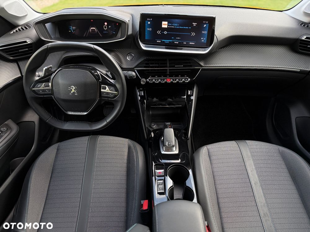 Peugeot 208 - 11
