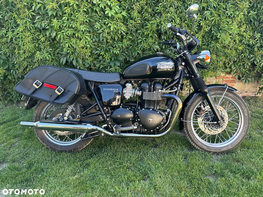 Triumph Bonneville - 14