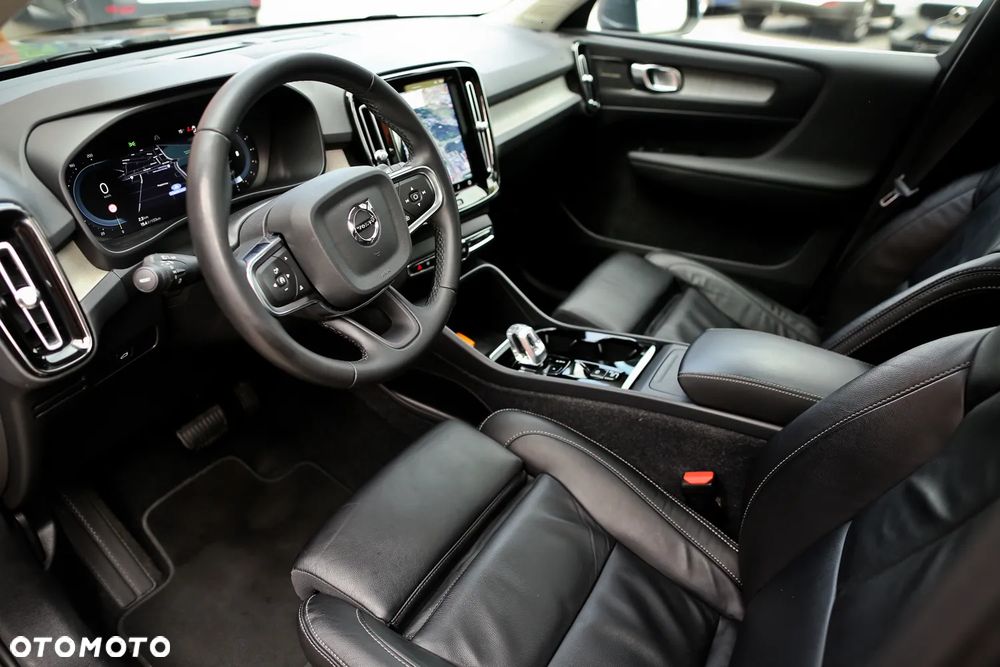 Volvo XC 40 B4 AWD Plus Bright - 23